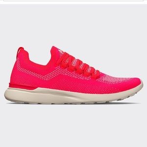 APL - women’s techloom breeze